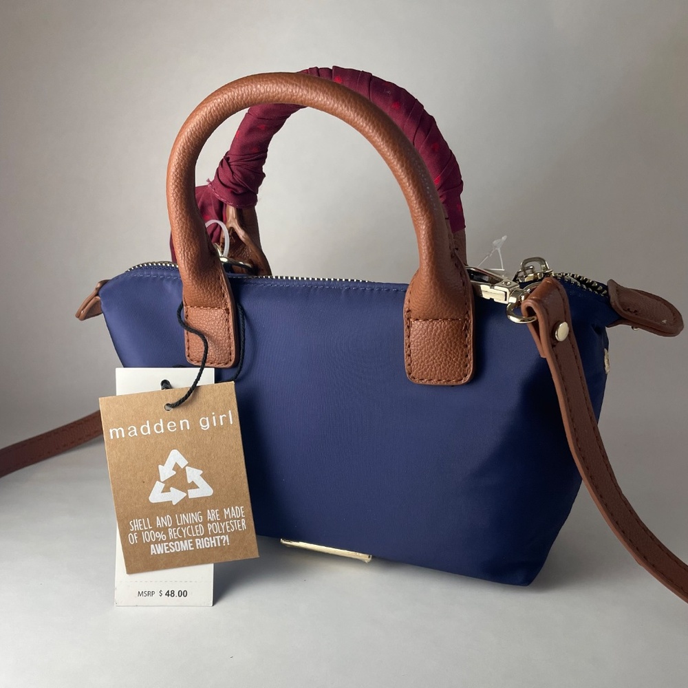 Madden Girl Mini Tote Navy with Tan Straps New with Tags (NWT) w Bag Charms - Picture 2 of 8